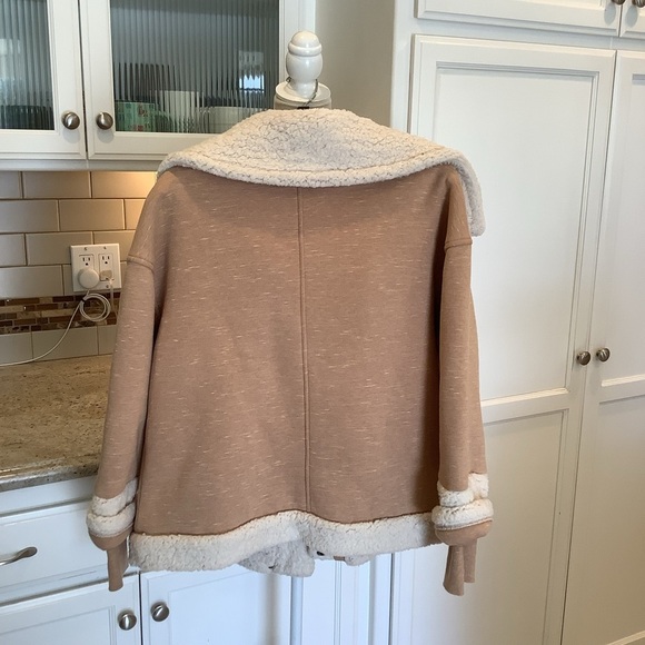 Cabi Faux Sherling Size Medium McQueen Coat - Picture 5 of 12